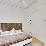 Appartement Elegant A C 2br 6p 17th Monceau *