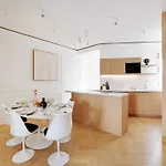 Apartment Elegant A C 2br 6p 17th Monceau *
