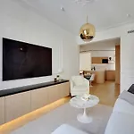 Apartment Elegant A C 2br 6p 17th Monceau