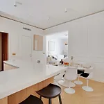 Apartment Elegant A C 2br 6p 17th Monceau *
