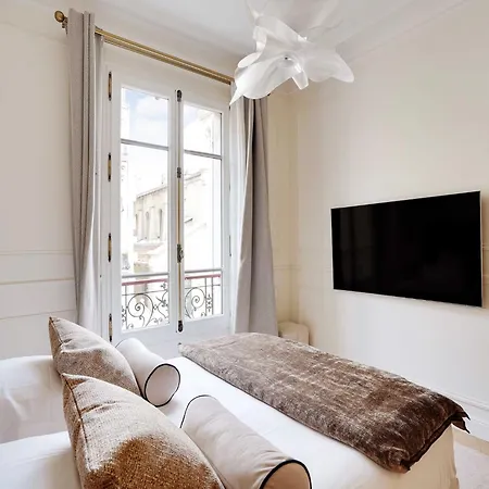 Elegant A C 2br 6p 17th Monceau Apartment *
