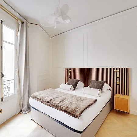 Elegant A C 2br 6p 17th Monceau Paris