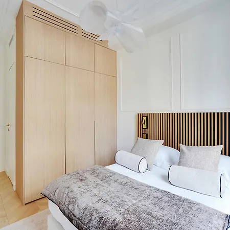 Elegant A C 2br 6p 17th Monceau