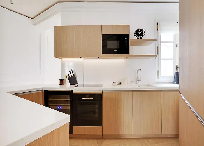 Apartment Elegant A C 2br 6p 17th Monceau Paris