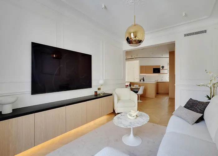 Apartment Elegant A C 2br 6p 17th Monceau