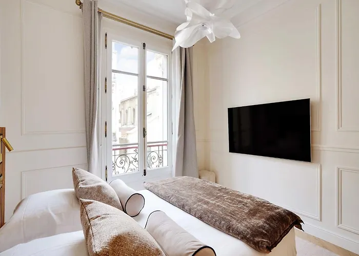 Elegant A C 2br 6p 17th Monceau Apartment *