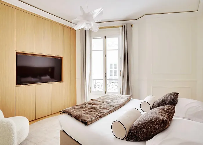 Elegant A C 2br 6p 17th Monceau *