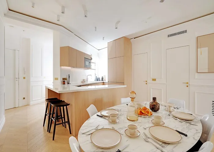 Apartment Elegant A C 2br 6p 17th Monceau Paris